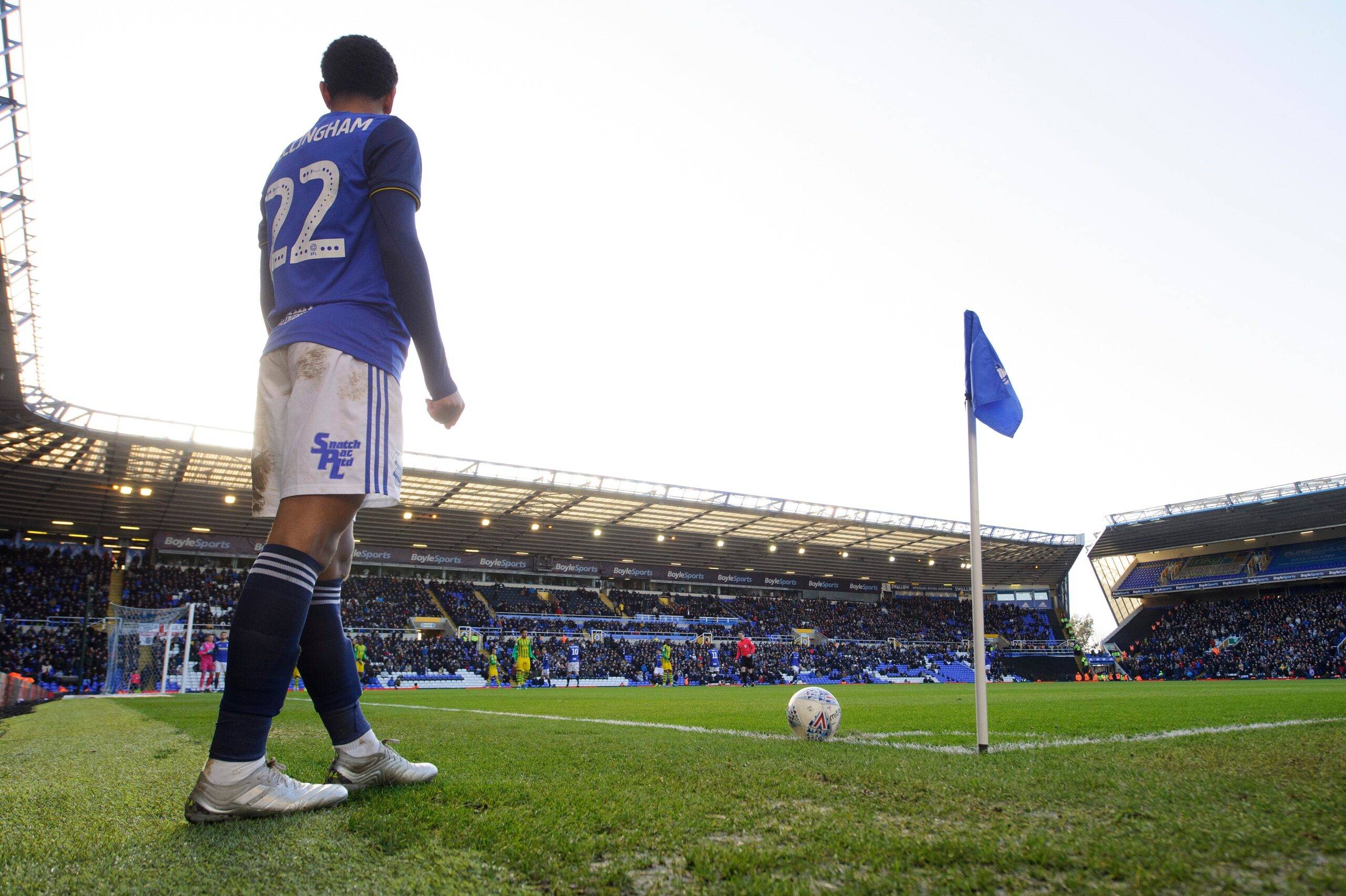 Jude Bellingham about to take a corner